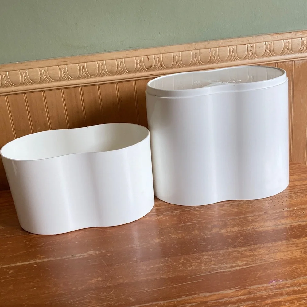 Tupperware Classic White Toilet Paper Holder